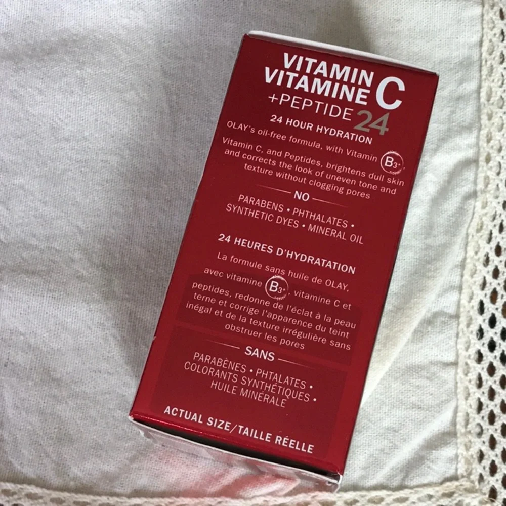 Olay regenerist Vitamin C peptide hydrating moisturizer - Picture 2 of 2